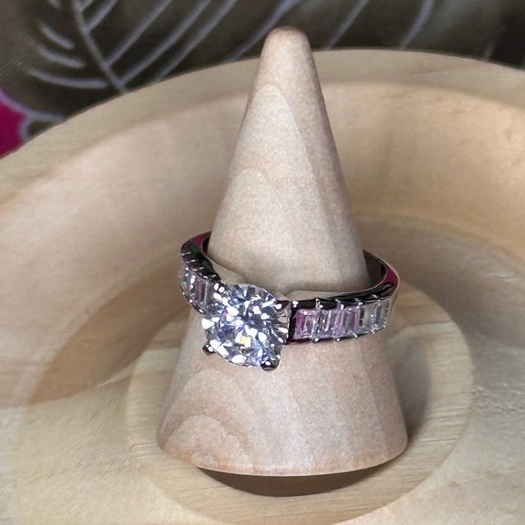 R9. Swarovski Round & Baguette Crystals Elegant Silver Rhodium Plated Ring - Picture 4 of 5